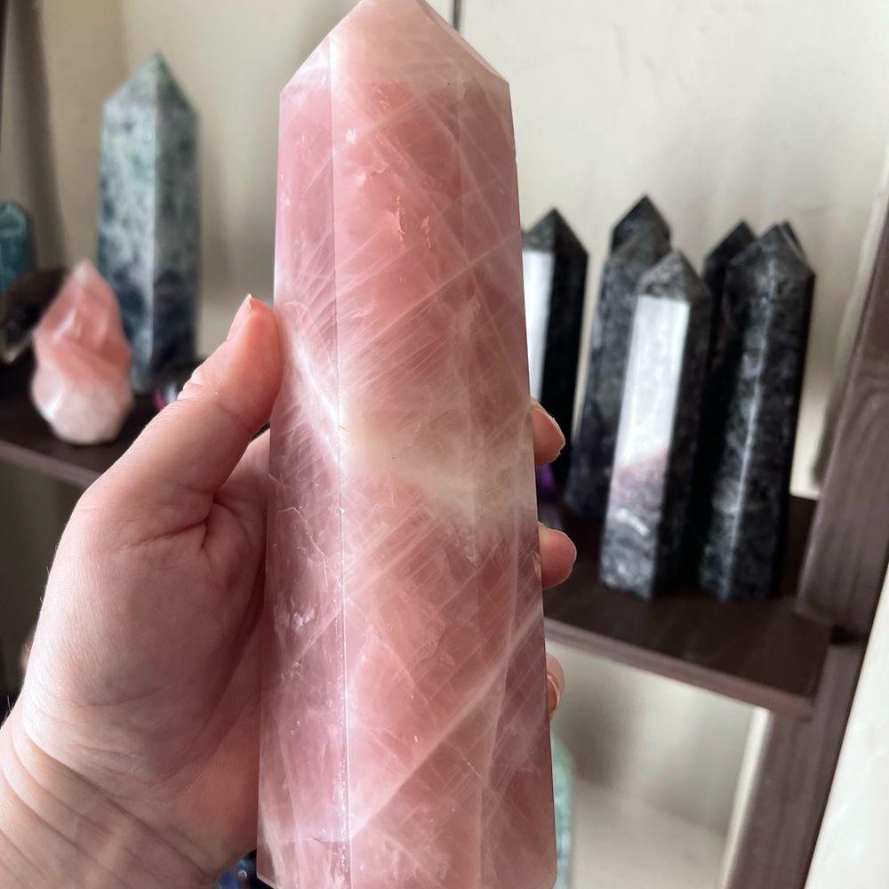 Large ✨Charged✨ Natural Rose Quartz healing tower - Picture 3 of 7